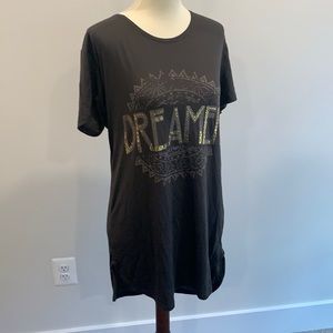 Tunic length graphic tee